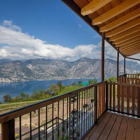 Faigolo-vista Lago Navene